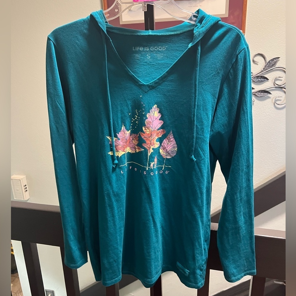 NWOT Life Is Good Women's Teal Hoodie with Leaf Design Size Small #097